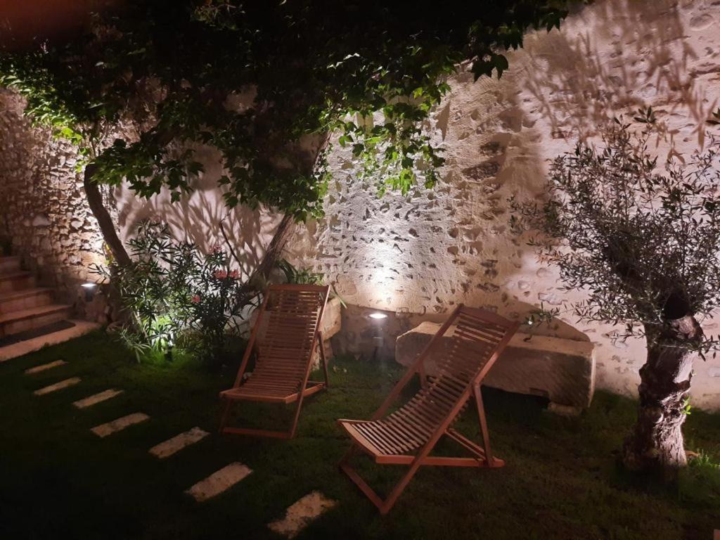Drome Provencale Maison Familiale Calme Dans Village Valréas Εξωτερικό φωτογραφία