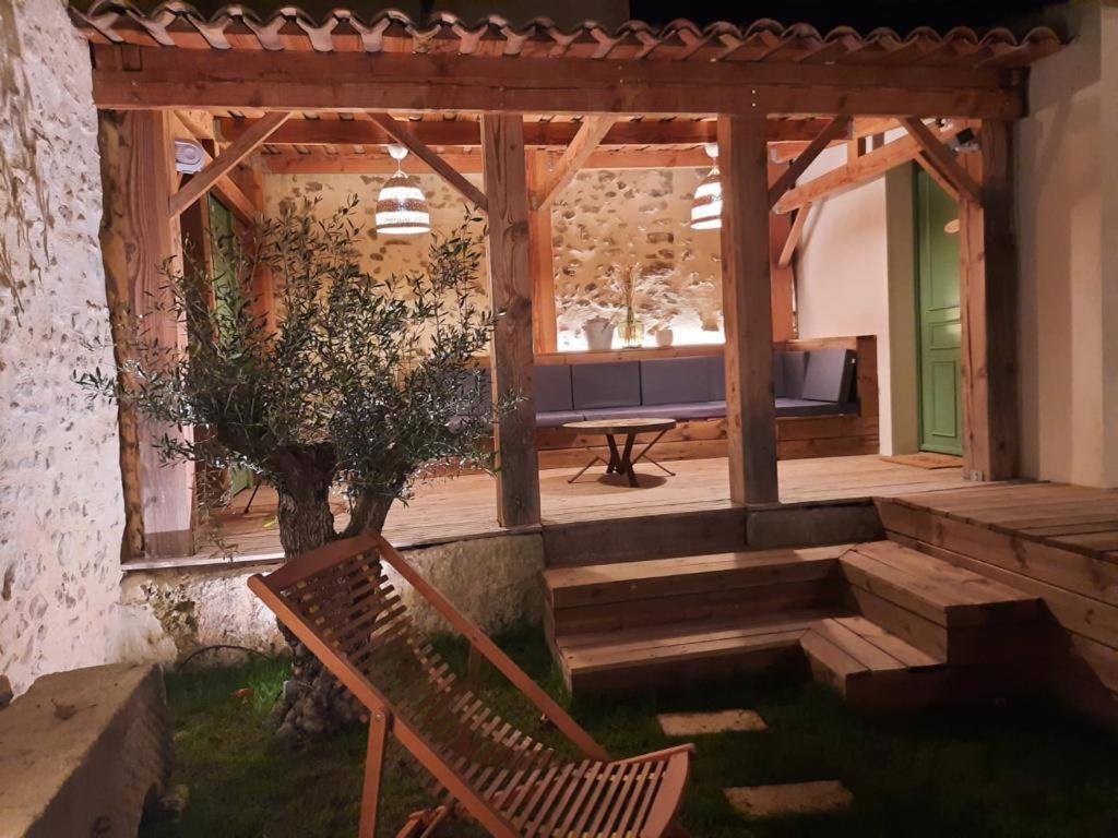 Drome Provencale Maison Familiale Calme Dans Village Valréas Εξωτερικό φωτογραφία
