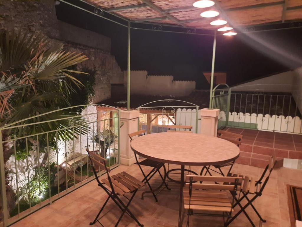 Drome Provencale Maison Familiale Calme Dans Village Valréas Εξωτερικό φωτογραφία